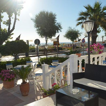 Hotel Ideal Rimini Dış mekan fotoğraf