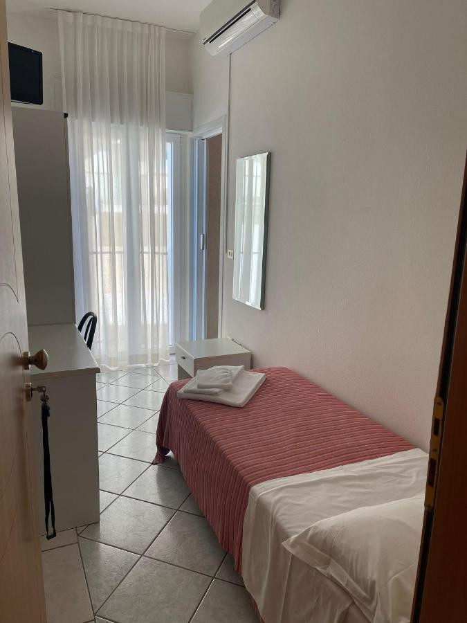 Hotel Ideal Rimini Dış mekan fotoğraf