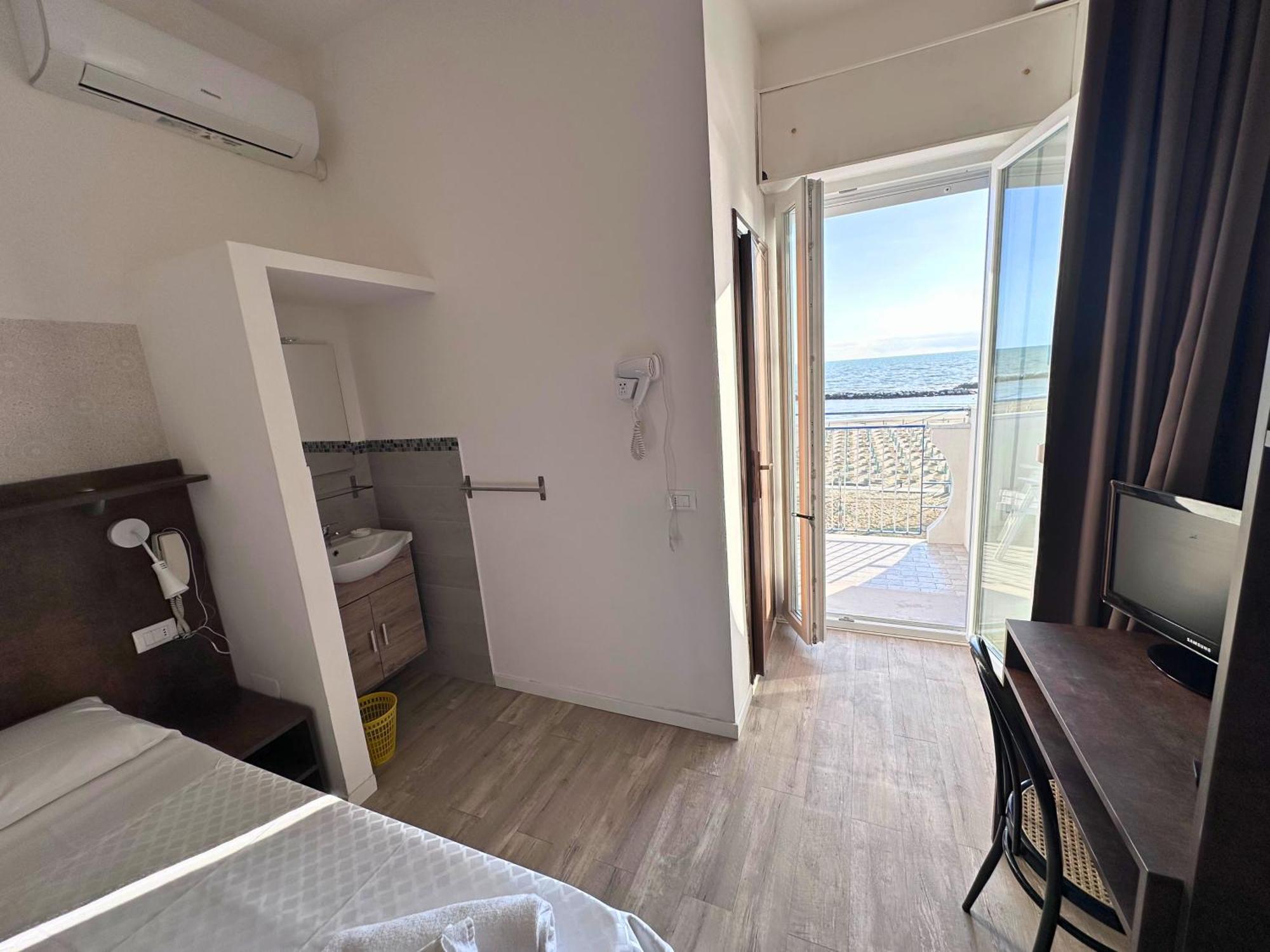 Hotel Ideal Rimini Dış mekan fotoğraf